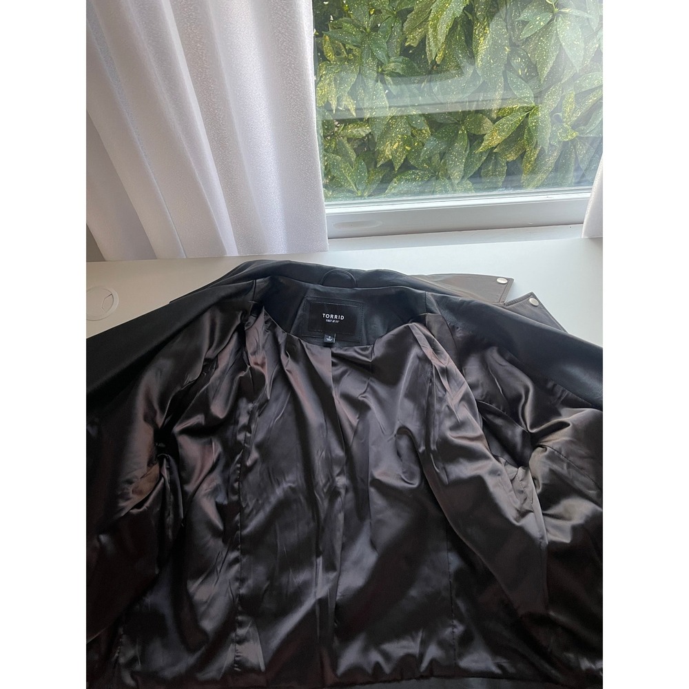 Torrid Womens 2XL Black Faux Leather Moto Biker Jacket Size 2 11991226 - Picture 7 of 10